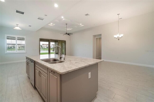 Foto del edificio - 10463 Royal Cypress Way