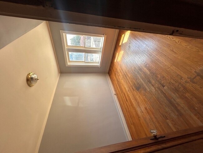 Foto del edificio - 5214 W Crystal St
