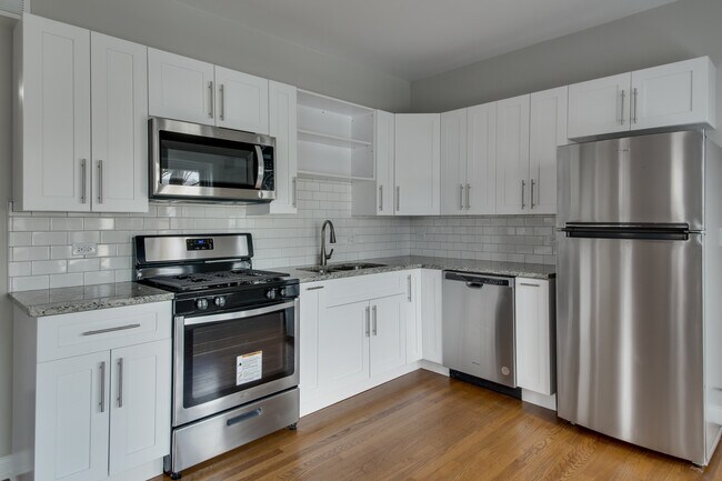 Foto del edificio - 3707 N Lockwood Ave