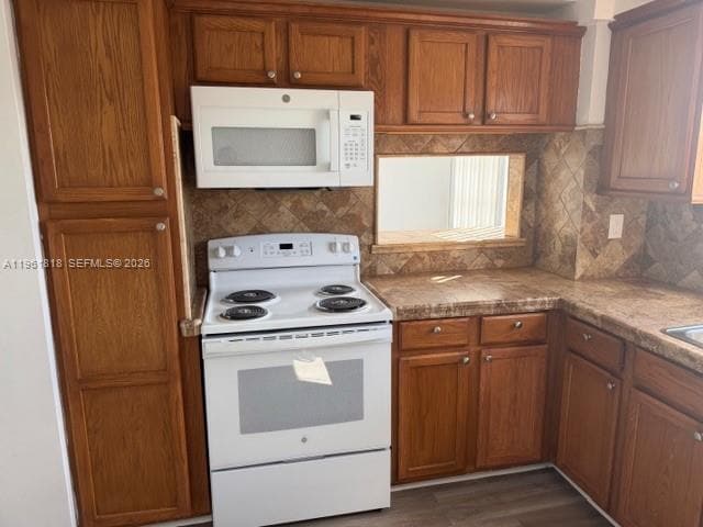 Foto del edificio - 8000 Harding Ave