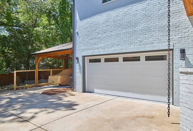 Car Port - 631 Linfield Dr