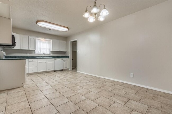 Foto del edificio - 9 Shirley Ln