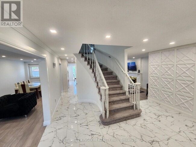 Photo du bâtiment - 696 Amaretto Ave