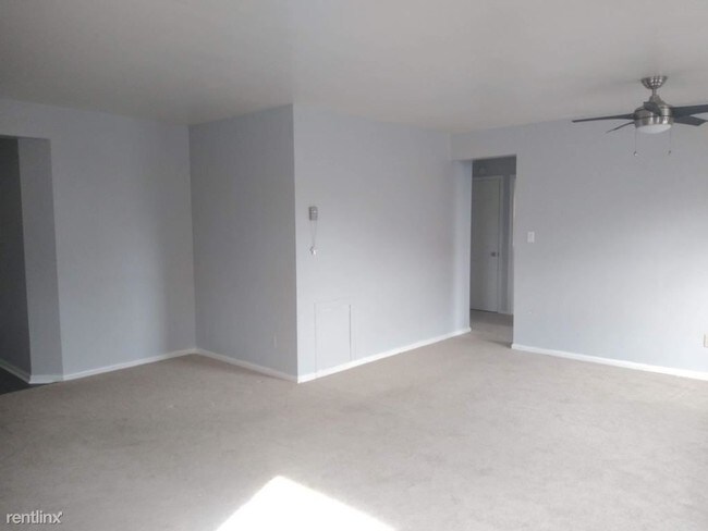 Foto del edificio - 13801 Cedar Rd