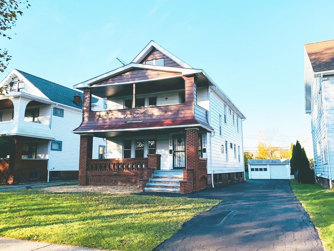 Primary Photo - 3586 - 3588 Chelton Rd