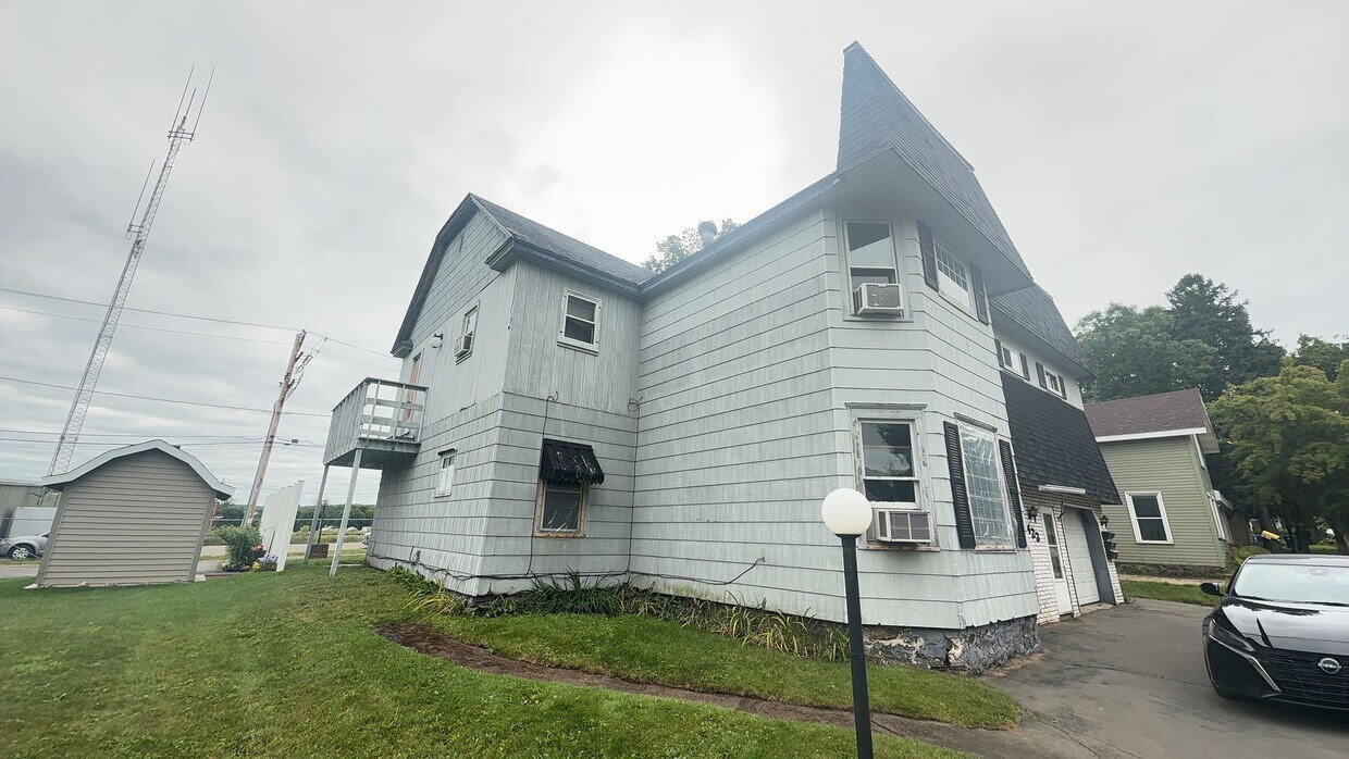 Building Photo - 423 N 1st Ave