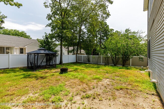 Building Photo - 112 Equinox Rd