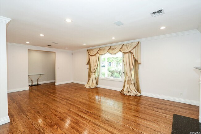 Foto del edificio - 32 Brampton Ln