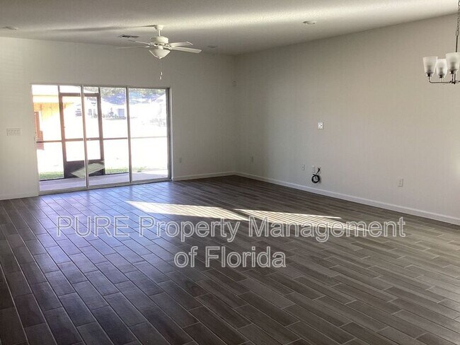 Foto del edificio - 7898 SW 74th Lp