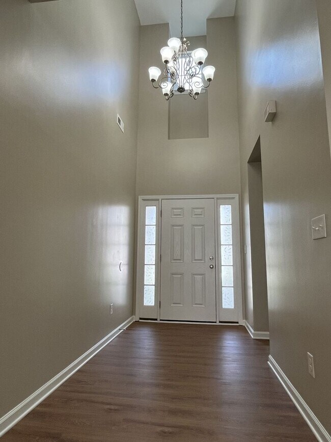 Building Photo - Great 4 Bed Home in Desired Winding Walk C...