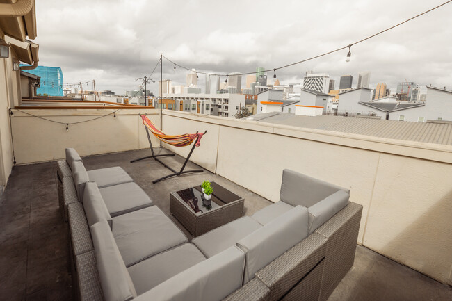 Building Photo - 1712 Bremond St