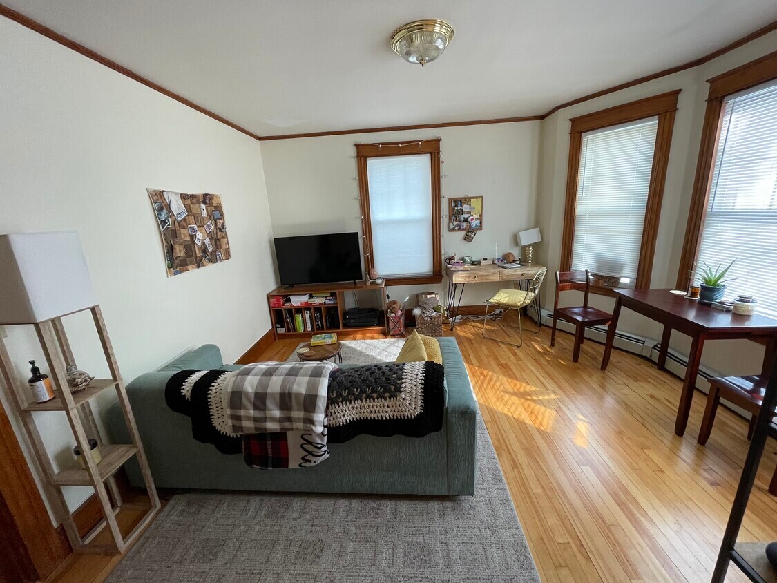 19 Fessenden St Unit 1, Portland, ME 04103 Apartments in Portland