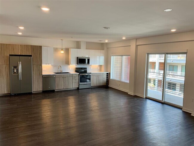 Building Photo - 4361 S Congress Ave