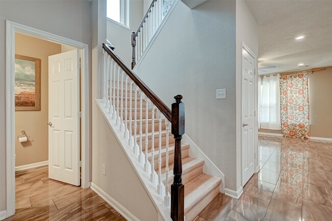 Building Photo - 8707 Cimarron Falls Ct