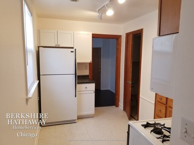 Foto del edificio - 1746 W School St