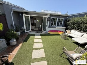 Building Photo - 2032 Ocean Park Blvd