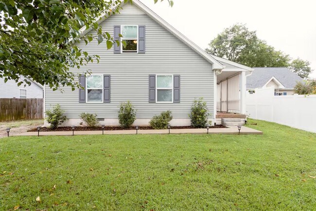 Photo - Ideal West Nashville Location! House