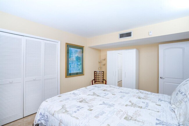 Foto del edificio - 2681 S Course Dr