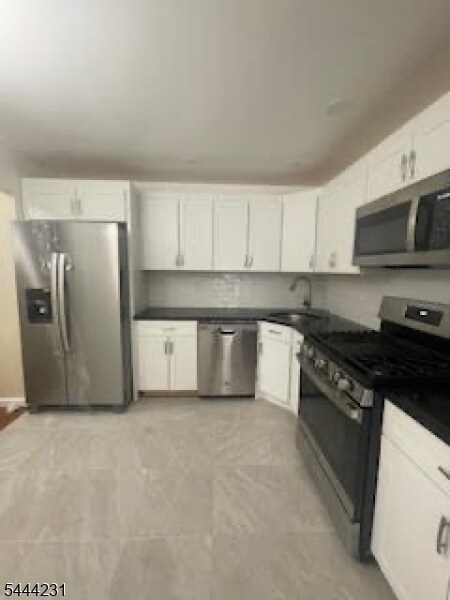 Foto del edificio - 92 Callahan Ct