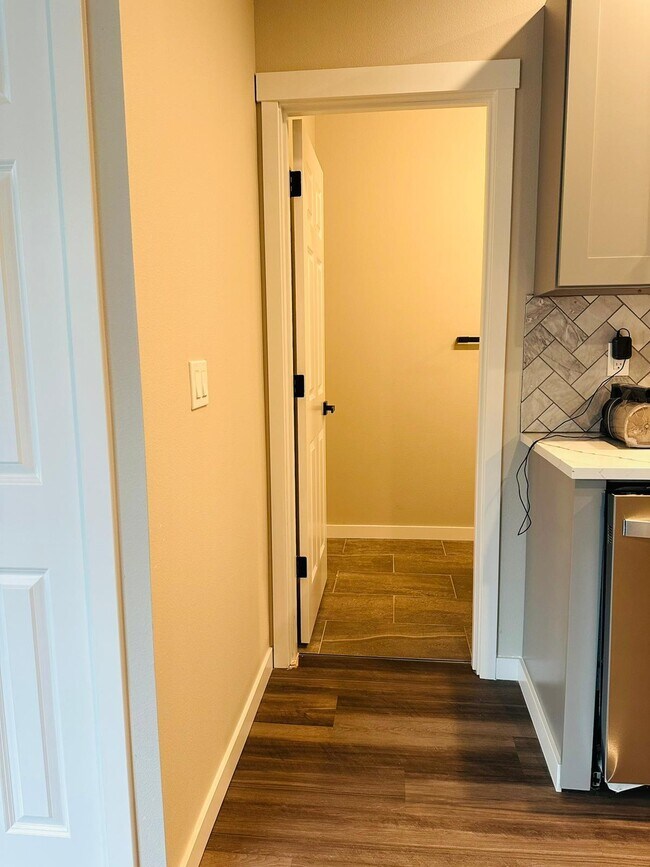 Building Photo - 2715 Maple St