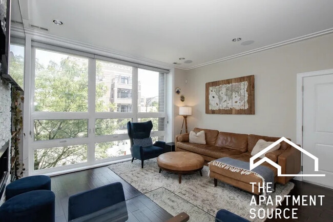 Foto del edificio - 1327 W Grand Ave