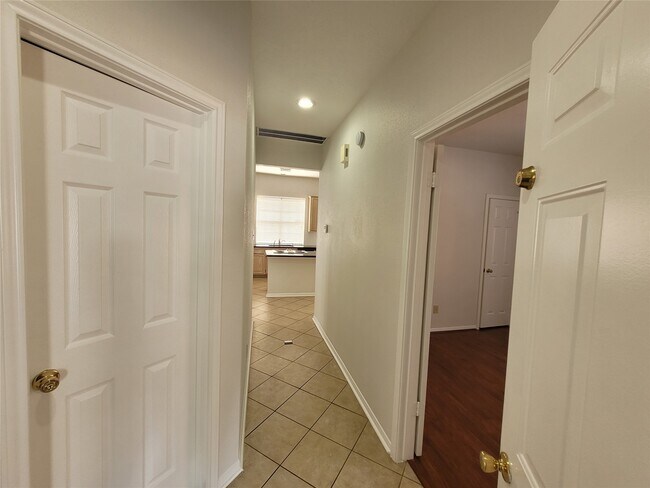 Building Photo - 17403 Canyon Knoll Dr