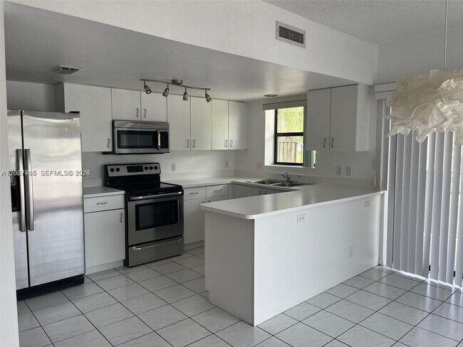 Foto del edificio - 4730 SW 62nd Way