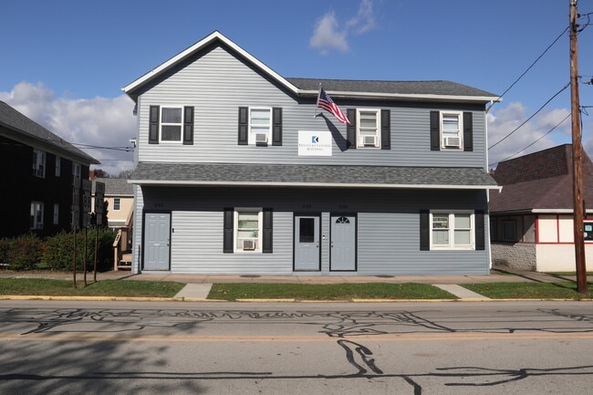 Building Photo - 450 3rd St