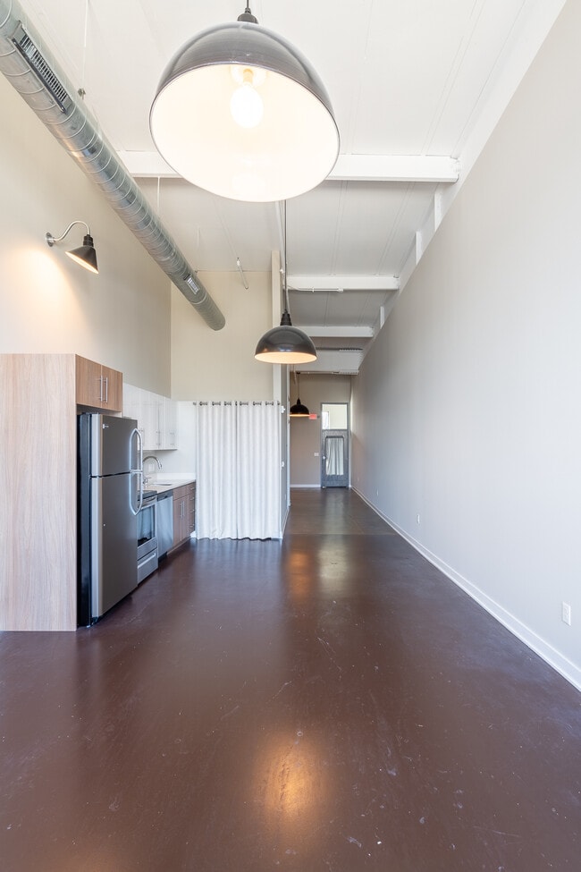 Building Photo - 2534 S Kinnickinnic Ave