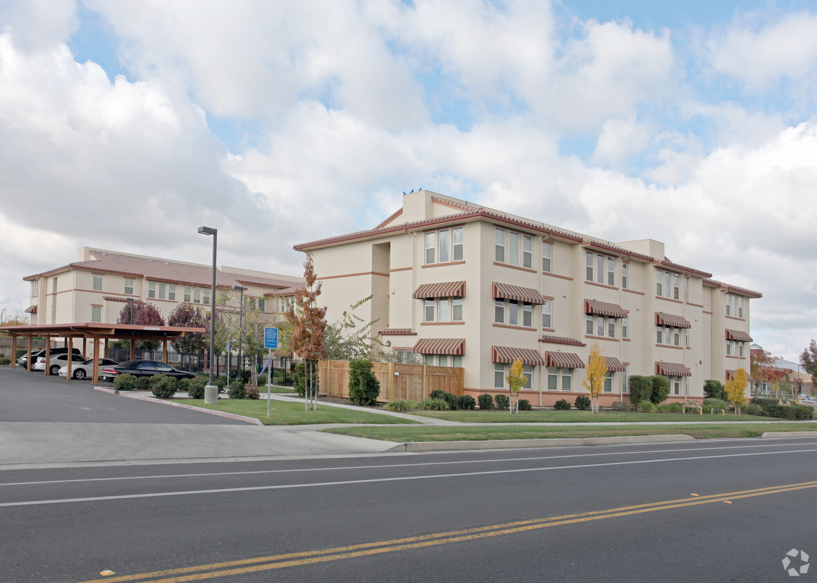 Tulare Silvercrest - Apartments in Tulare, CA | Apartments.com