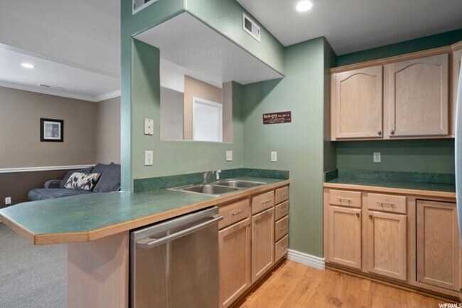 Building Photo - 208 S 1050 W