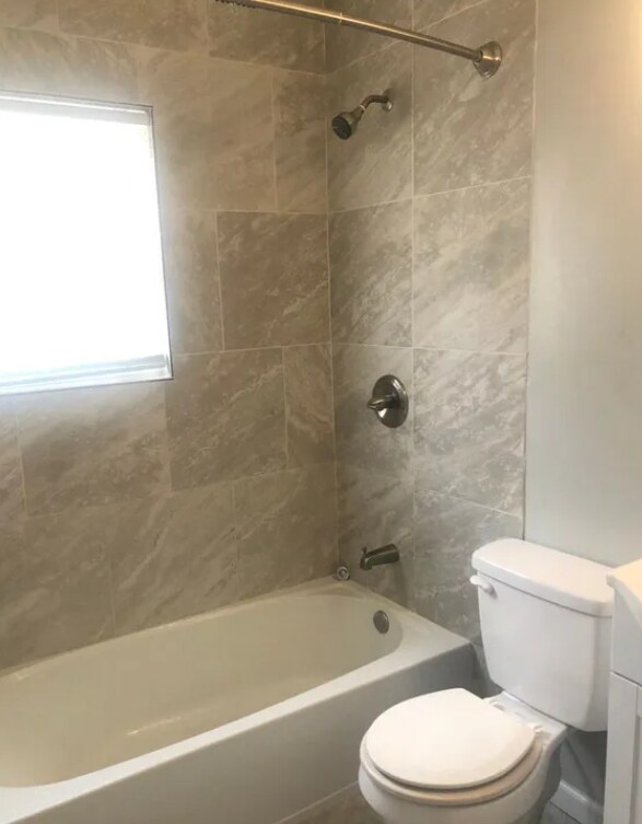Foto del edificio - 529 E 7th St