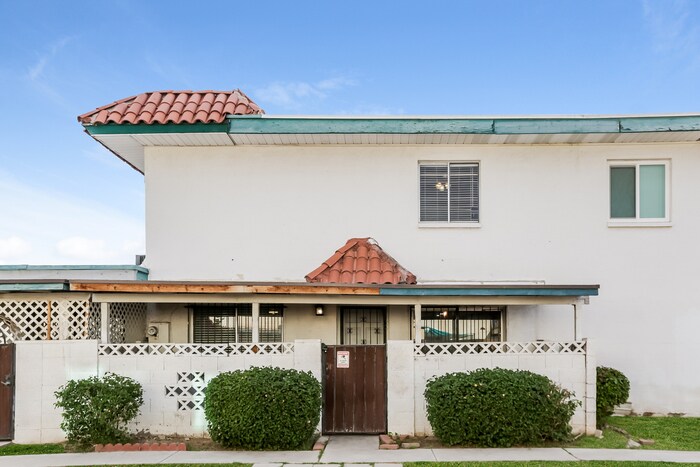 Foto principal - 2133 W Turney Ave
