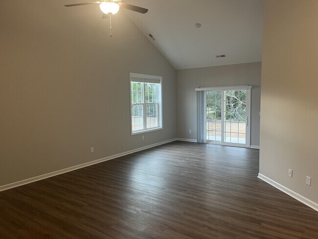 Foto del edificio - 2006 Briarwood Dr