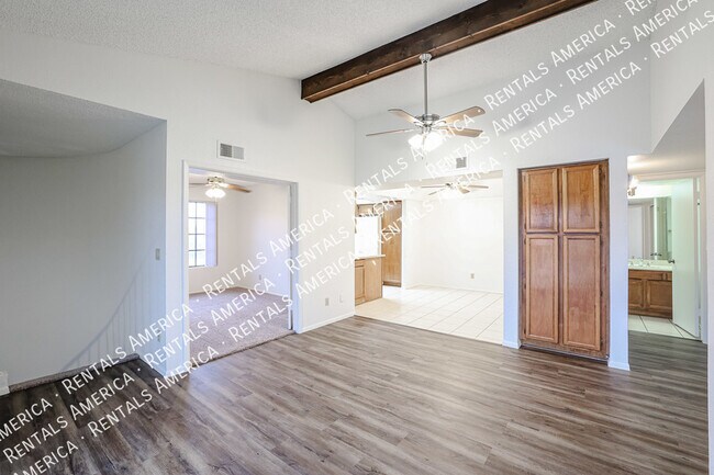 Foto del edificio - 839 S Westwood-290