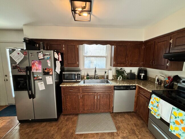 Building Photo - 4803 Magnolia Pl