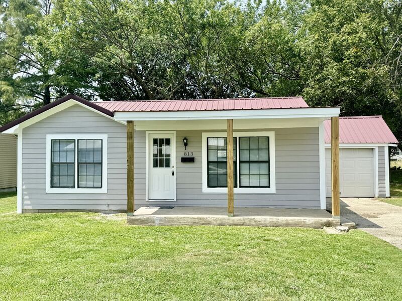 Foto principal - 813 J St NW