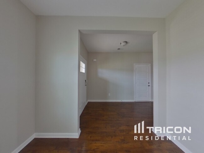 Foto del edificio - 814 Ellyson Dr
