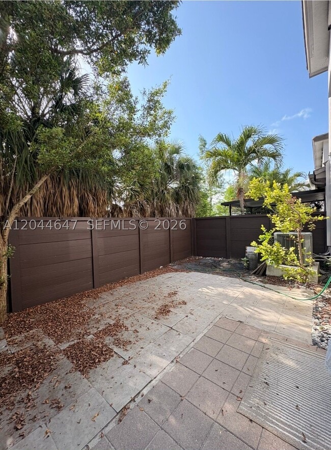 Building Photo - 15668 NW 91st Ct