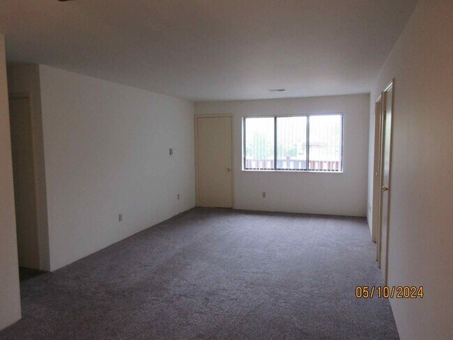 Foto del edificio - Upper 2 bedroom plus den in Germantown