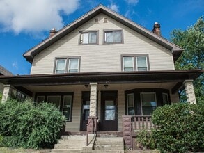 Building Photo - 2371 Summit St