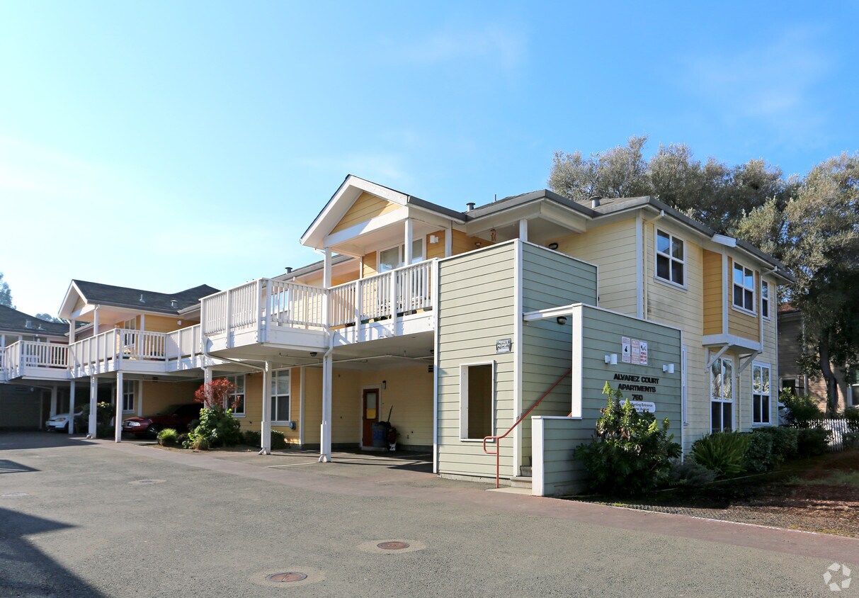 Foto principal - Alvarez Court Apartments