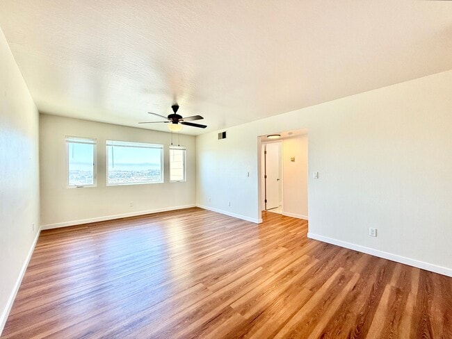 Photo - 670 Hillside Blvd Apartment