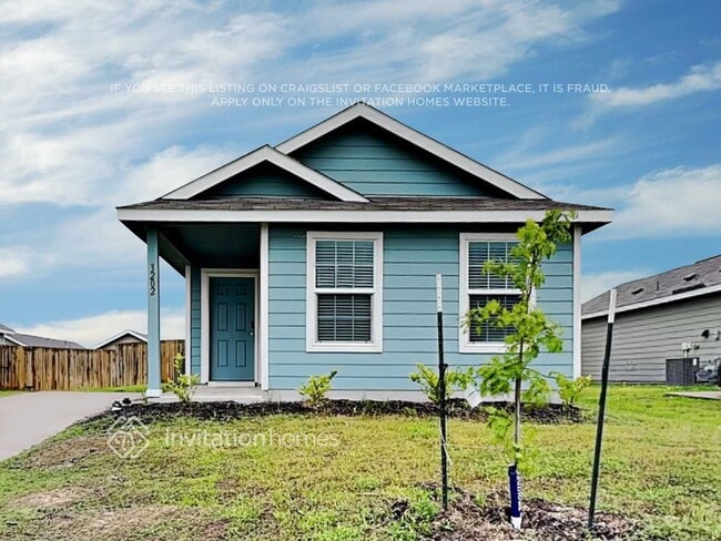 Building Photo - 3202 Crestone Dr