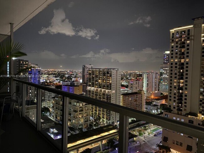 Foto del edificio - 1111 SW 1st Ave