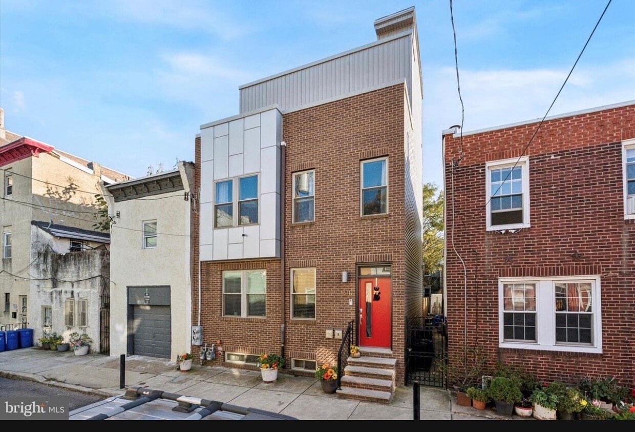 Photo - 1 Titan St (Philadelphia, PA)