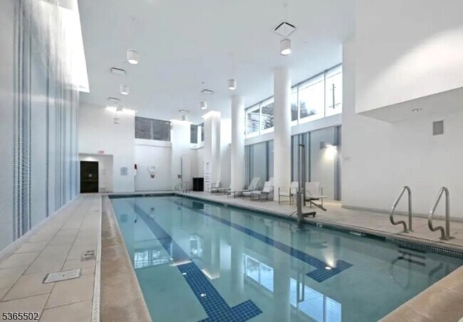 Foto del edificio - 1611 Hudson Park