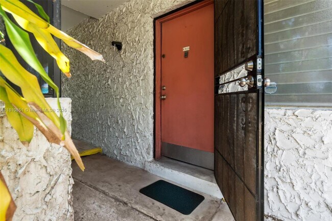 Foto del edificio - 8701 SW 141st St