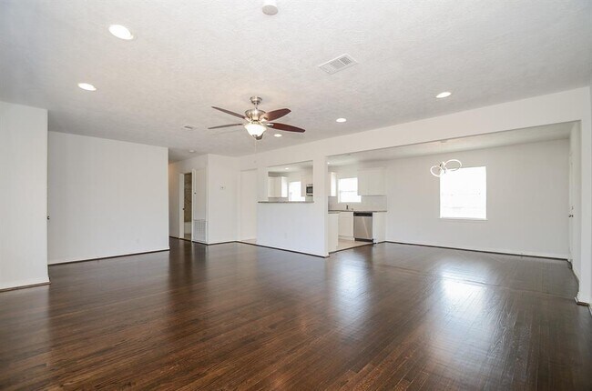 Building Photo - 10033 Whiteside Ln