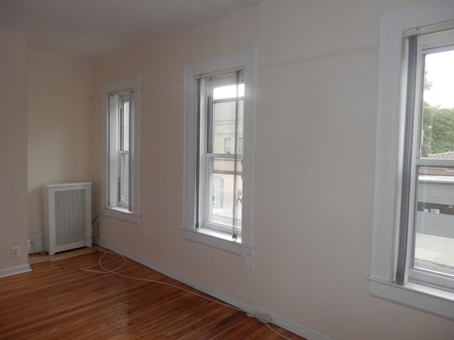 Building Photo - 472 Sterling Pl